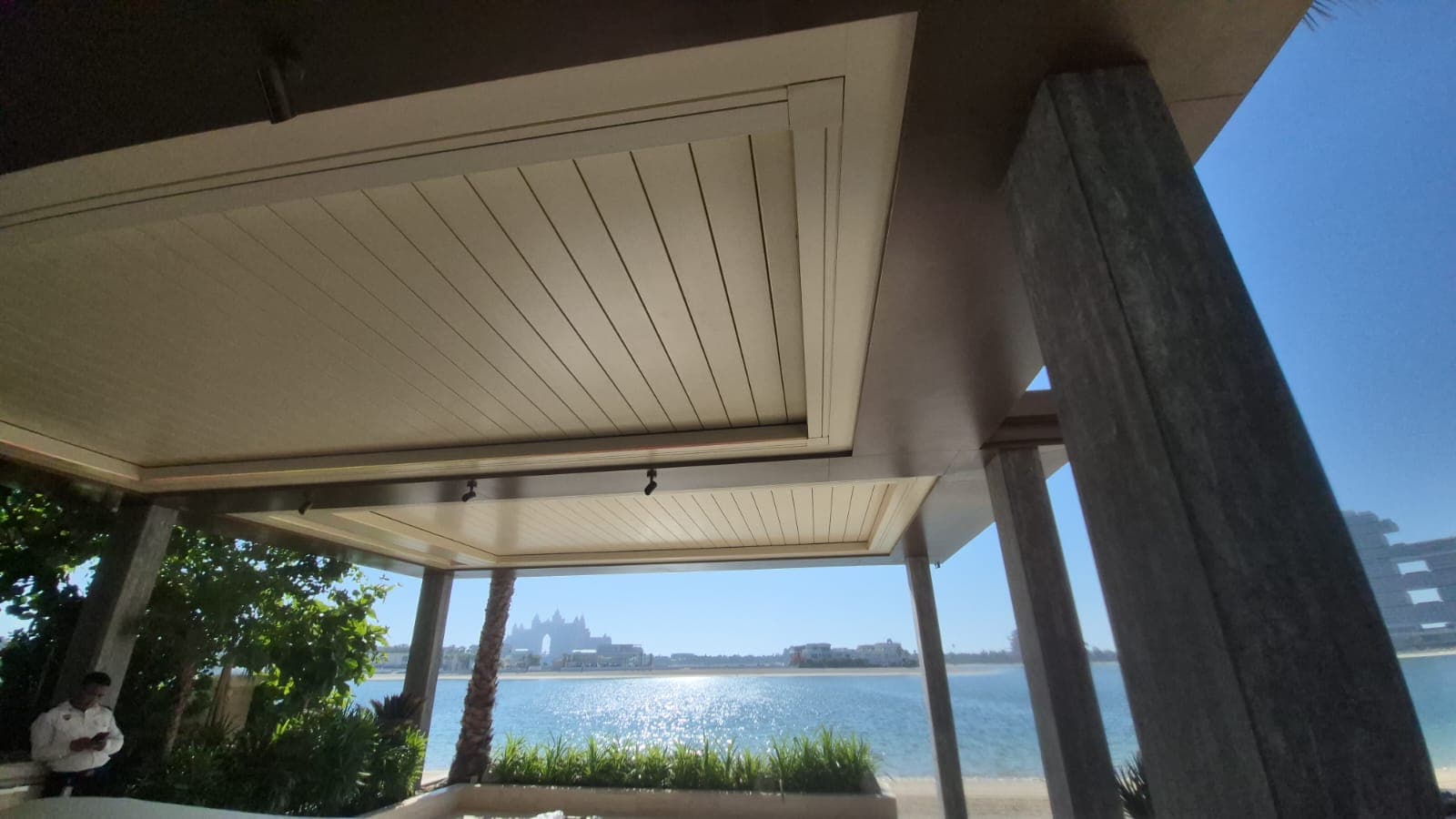 MOTORIZED PERGOLAS photograph 8