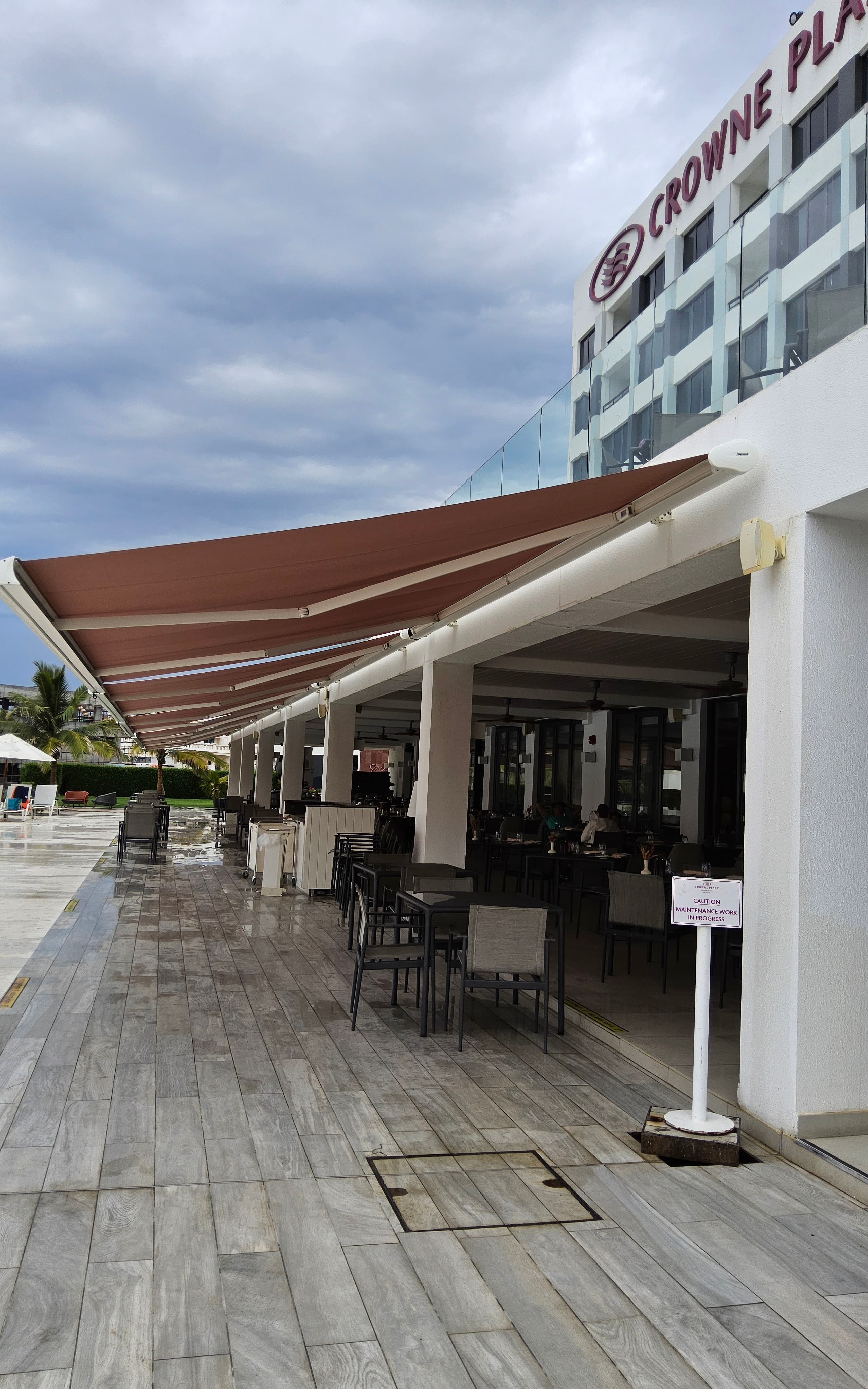 CASSETTE AWNINGS photograph 2