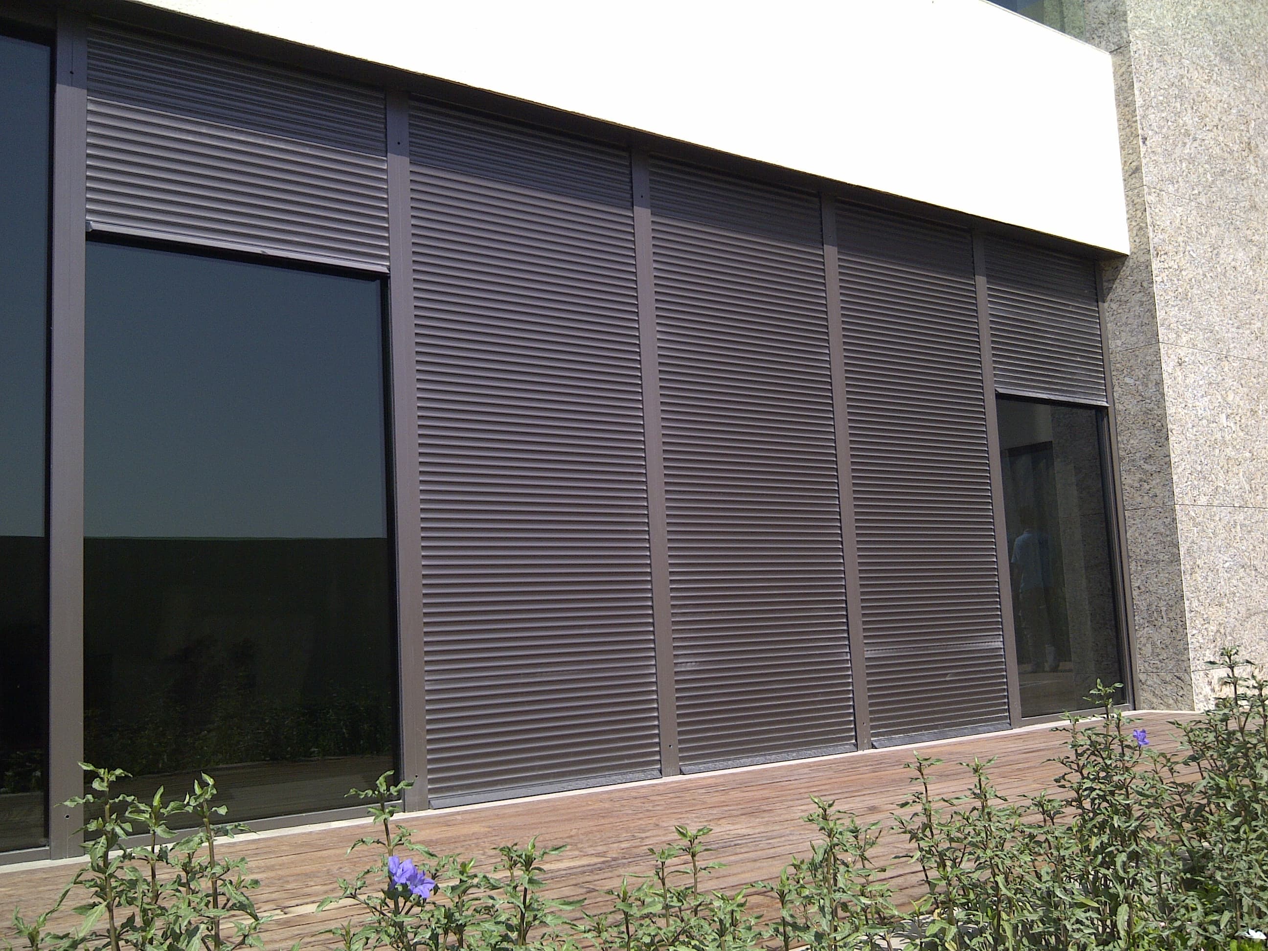 ROLLER SHUTTER photograph 2