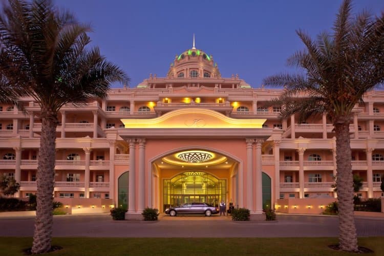 kempinski hotel palm Jumeirah - Cassette Awnings